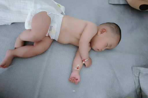 绍兴宝宝多久会抬头